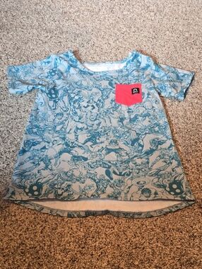 Rags to Raches Blue Graphic Short Sleeve Tee with Pink Pocket